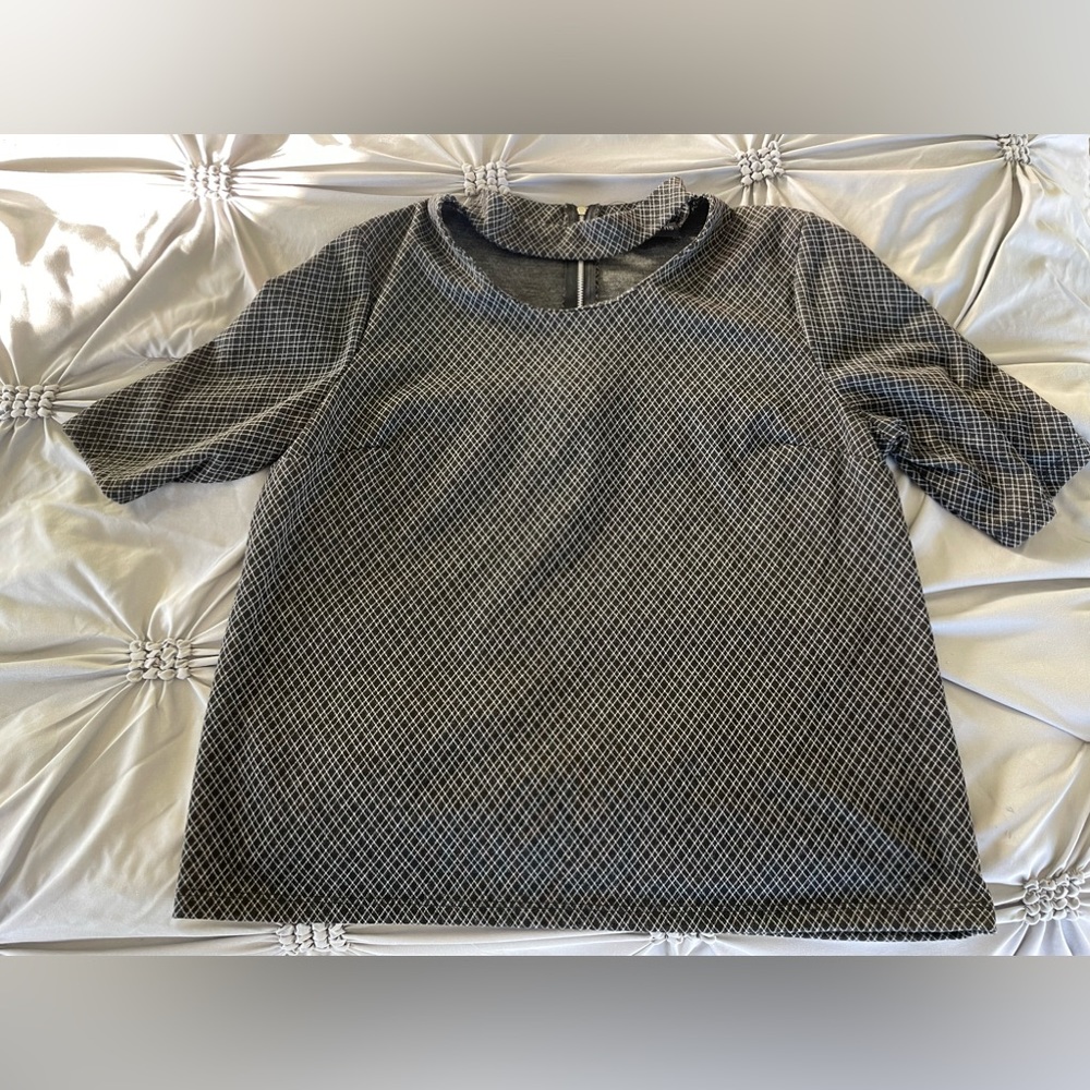 Woman’s top size large
